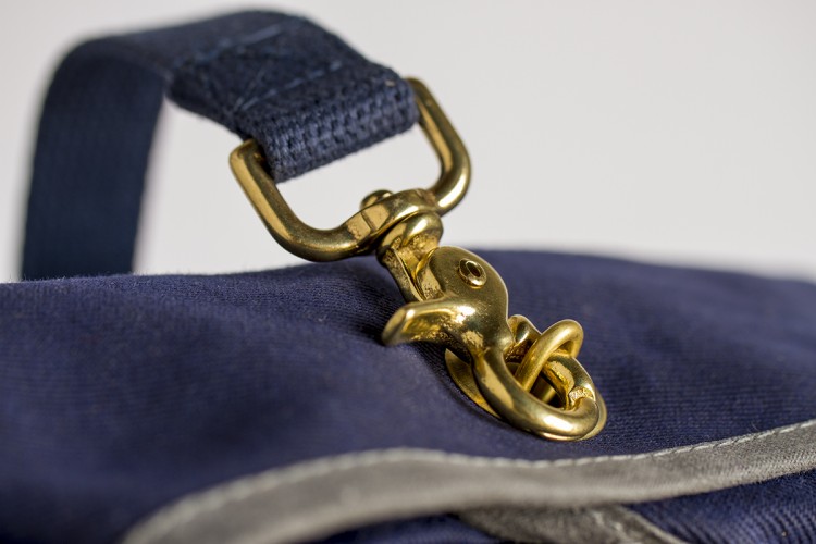 BP_N_Clasp_Close_1200x-750x500