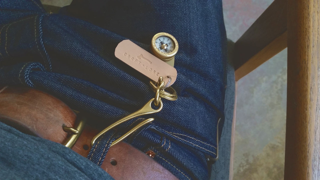 brass-compass-key-hook-everydaycarry-keychain-keyring-05_1024x1024