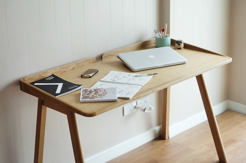 Robin Desk The Coolector