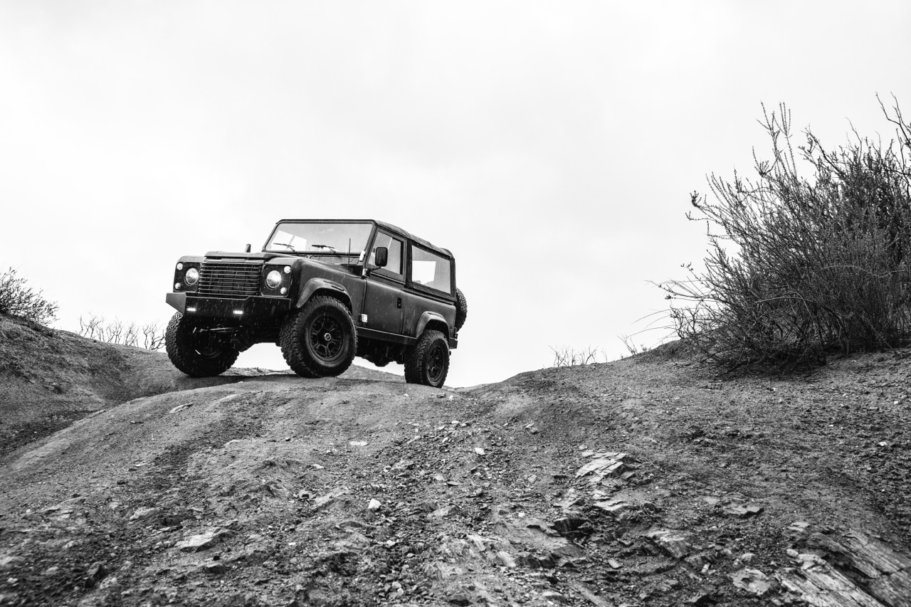 ICON_D90_BW_F34_Hill_Wide_2