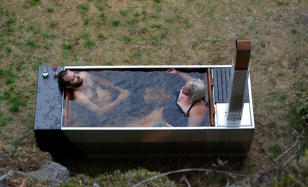 Soak Outdoor Wood Fired Hot Tub | The Coolector