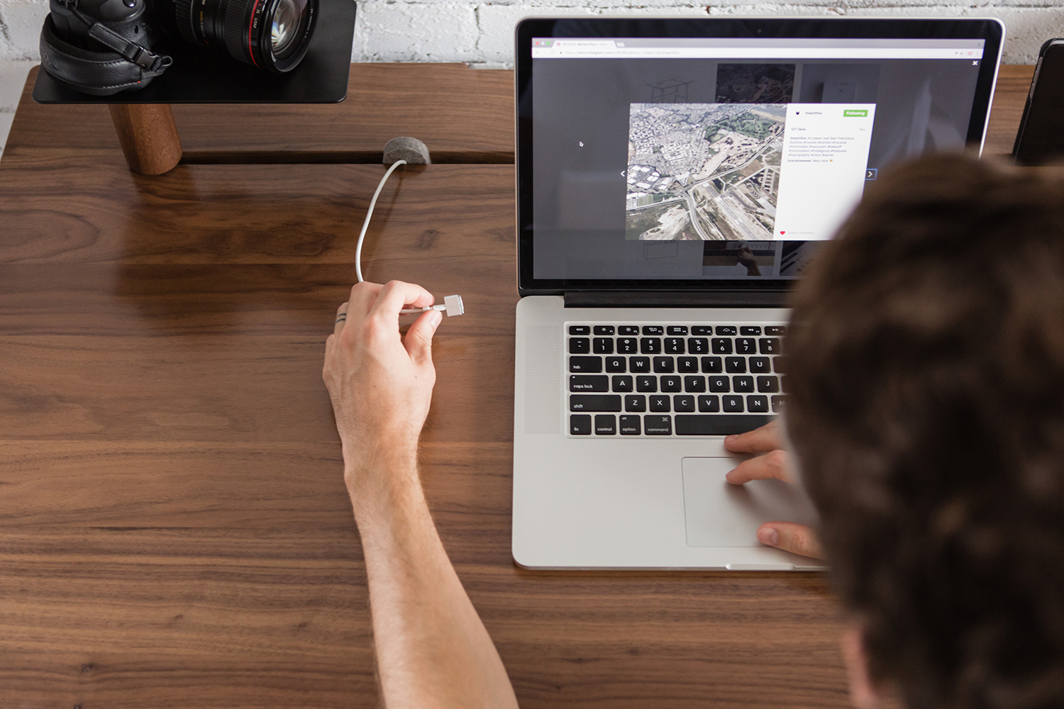 artifox_desk-02_walnut_gallery_08