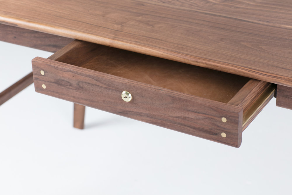 Sean Woolsey Wolf Desk The Coolector