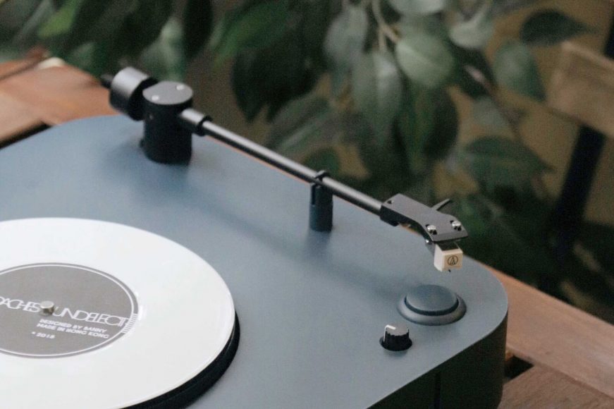 OMNI Portable Turntable The Coolector
