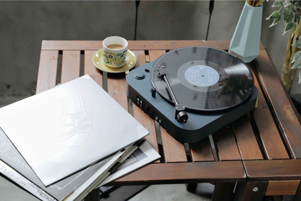 OMNI Portable Turntable The Coolector