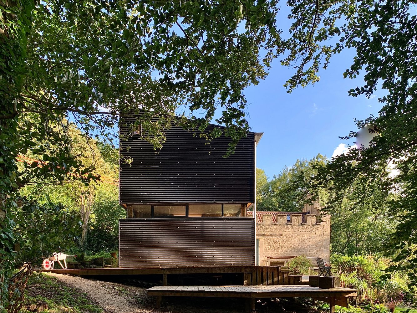 Moonshine House | The Coolector