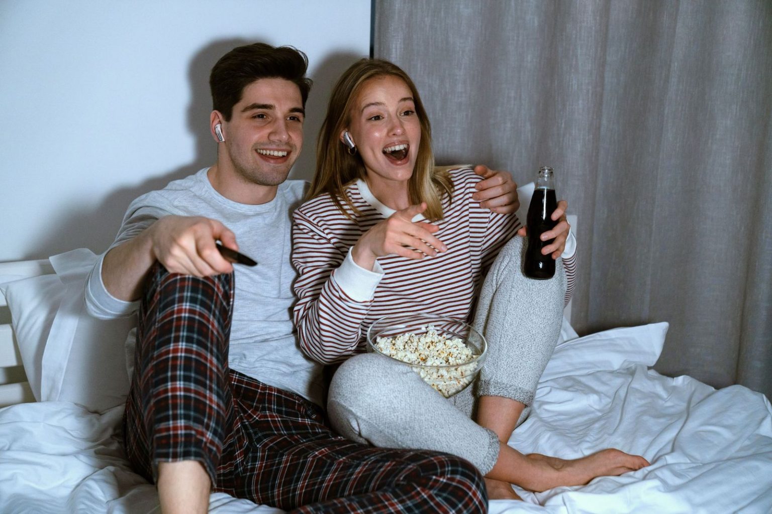 Olive Pro 2in1 Hearing Aids & Bluetooth Earbuds The Coolector