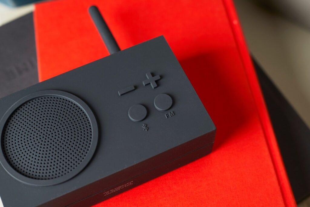 Lexon Tykho FM Radio & Bluetooth Speaker | The Coolector