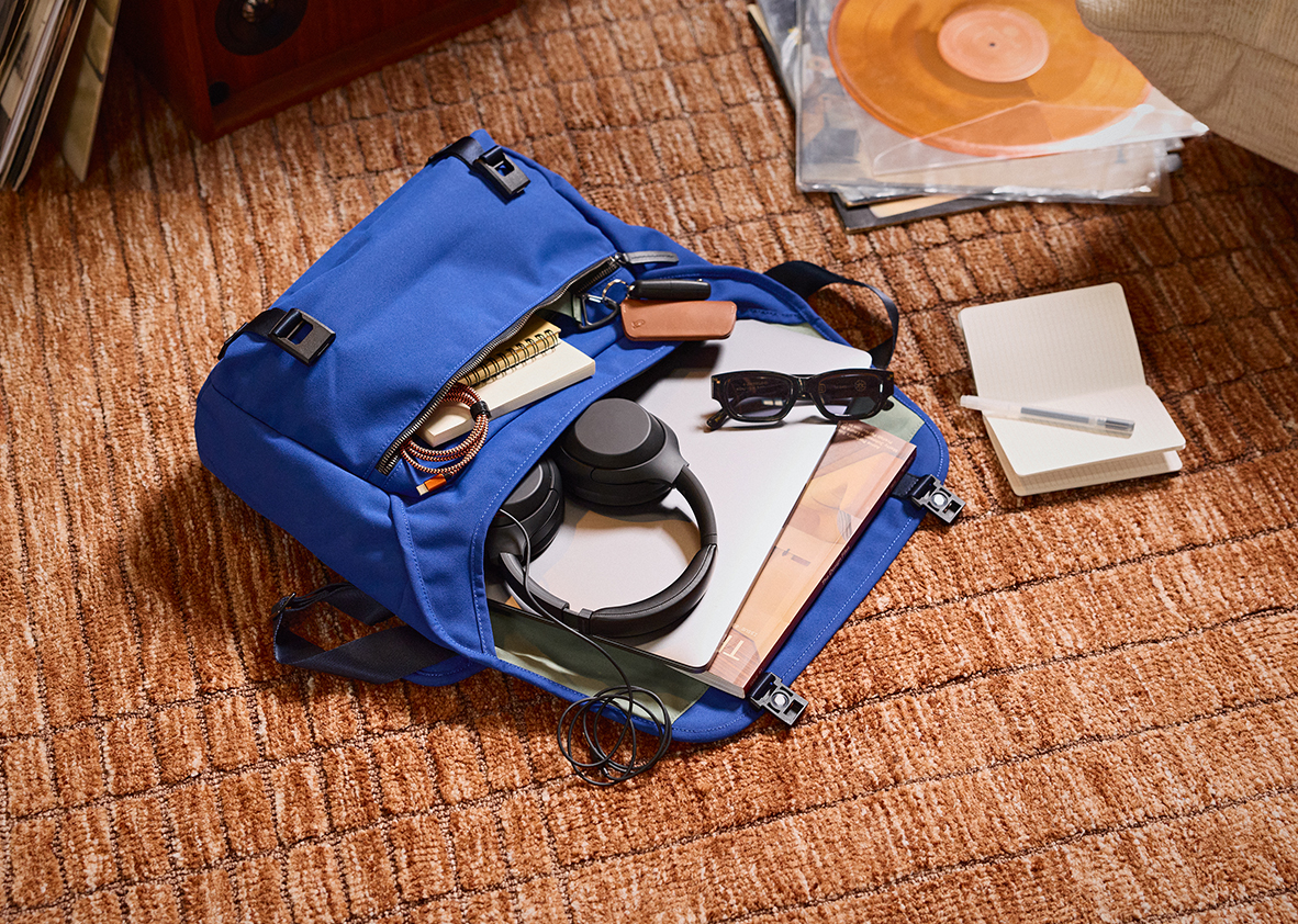 Mastering The Daily Commute With The Bellroy Classic Messenger Bag